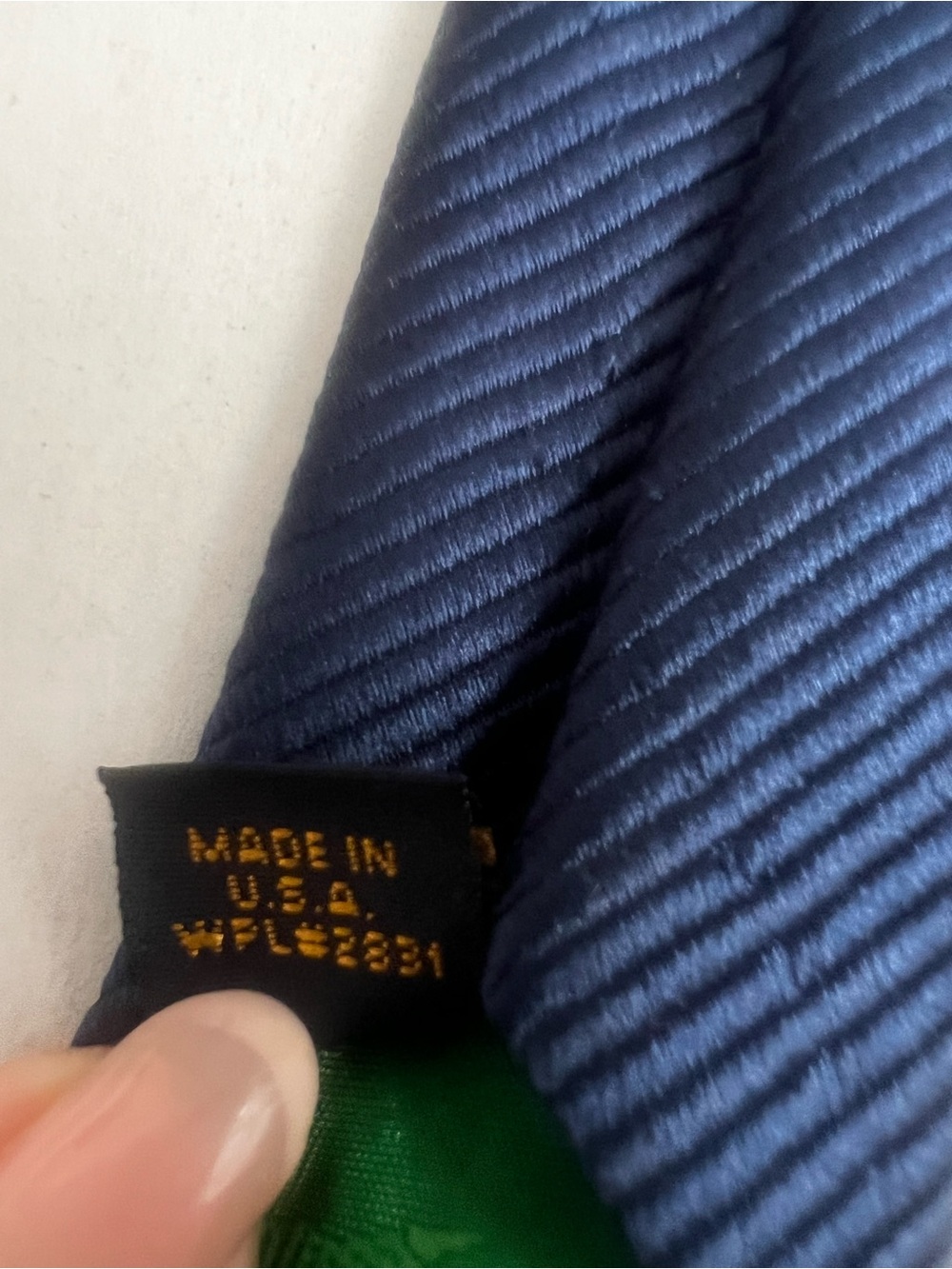 Tommy Hilfiger Mens 100% Silk Designer Tie Pink Blue Striped Preppy Necktie Y2K - Picture 5 of 9